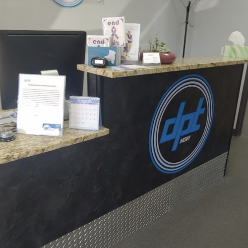 Gallery-front-desk-clinic-novi-dpt-detroit-livonia-novi-mi-1