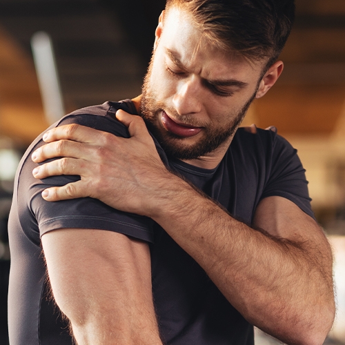 physical-therapy-clinic-shoulder-pain-relief-novi-dpt-detroit-livonia-novi-mi
